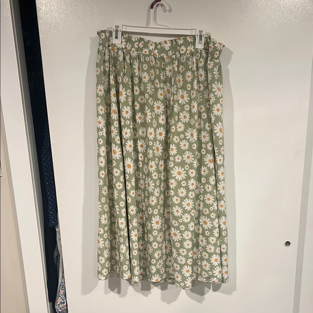 Mint Green and Daisies Pleated Midi Skirt